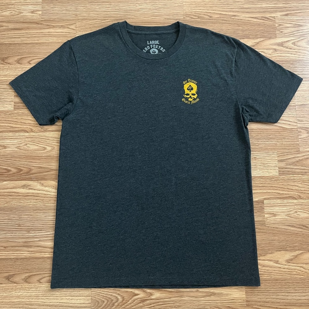 (NEVER WORN) Dark Gray Skull Graphic T-Shirt